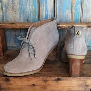 Coach Nikol Heeled Desert Chukka Boots Ankle Booties Taupe Suede 9.5